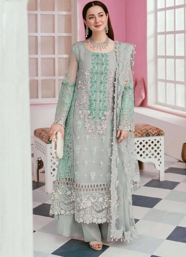 Graceful Embroidered Loan Suit – Timeless Elegance & Luxury